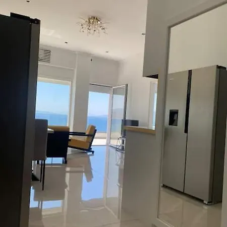 Edmond Apartment *